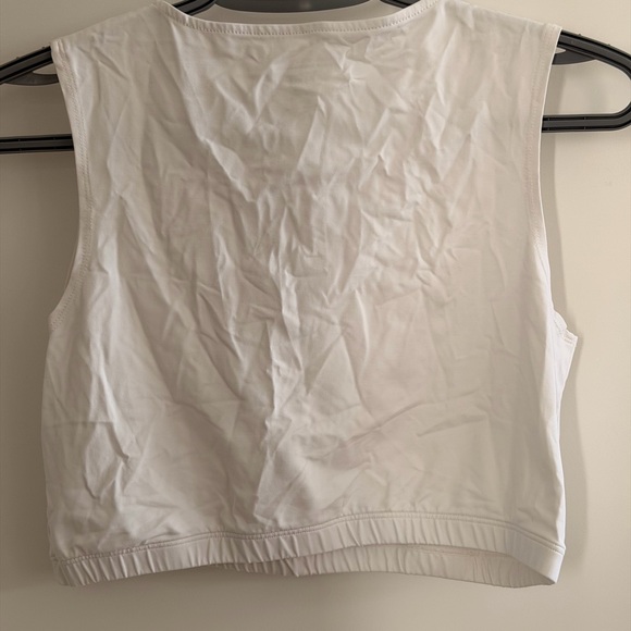 Sleeveless White Keyhole Crop Top with Elastic Hem - Picture 2 of 3